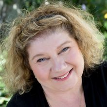 Interview: Andrea Gordon of MIRIAM AND ESTHER GO TO THE DIAMOND DISTRICT at Magic The