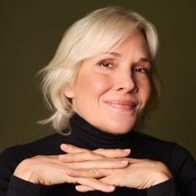 Vocalist Stevie Holland to Release New Album 'Talk to Your Tomatoes'