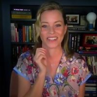 VIDEO: Elizabeth Banks Talks Journalism on LATE NIGHT WITH SETH MEYERS