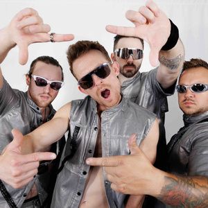 FOOL HOUSE Brings 90's Nostalgia to The District in Sioux Falls