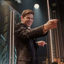 Video: JUST IN TIME Star Jeremy Jordan Performs 'Mack the Knife'