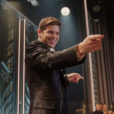 Video: JUST IN TIME Star Jeremy Jordan Performs 'Mack the Knife'