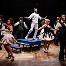 Review: WHITE CHRISTMAS at Marriott Theatre