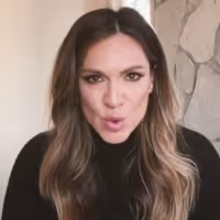 VIDEO: Shoshana Bean Raises Money For Beaverton High School With Virtual Concert… Video