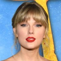 Taylor Swift Says Her LES MISERABLES Audition Was A 'Nightmare'