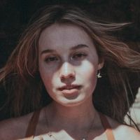 Sydney Rose Announces Debut EP 'You Never Met Me'