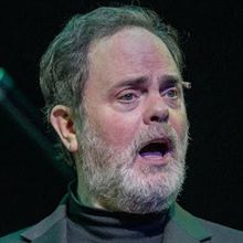 Video: Rainn Wilson Sings 'Don't Be the Bunny' in URINETOWN at New York City Center