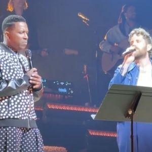 Video: Ben Platt and Leslie Odom Jr. Perform 'The Sound of Silence' at the Palace…