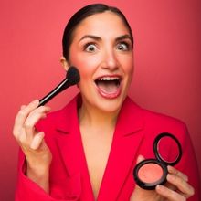 Viral Comedy Star Liz Coin Brings UK Debut LIZZY SUNSHINE! to Edinburgh Fringe