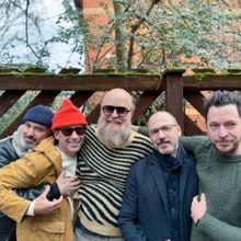 Les Savy Fav Announce New LP & Share 'Guzzle Blood' Single