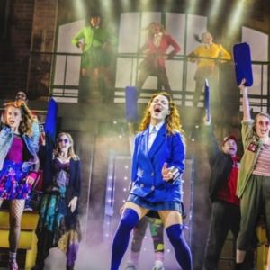 HEATHERS ya se puede disfrutar en Prime, con nueva versión doblada en catalán