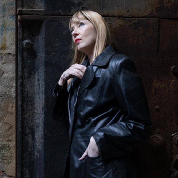 Suzanne Vega Adds East Coast Tour Dates to 'Flying With Angels Tour' Photo