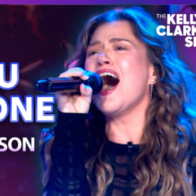 Kelly Clarkson Performs 'Since U Been Gone' For Kelly By Request Fan Segment