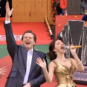 Video: Jonathan Groff & JUST IN TIME Cast Performs Medley at the Macy's Thanksgiving Day Parade