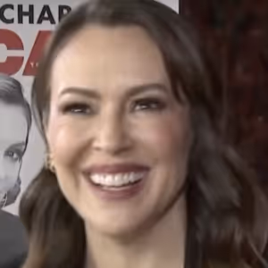 Video: Alyssa Milano Talks Making Broadway Debut in the 'Masterpiece' CHICAGO