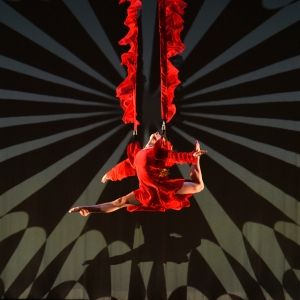 Previews: MOMIX ALICE at Straz Center