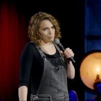 Beth Stelling Shares the Real-Life Stories Behind her HBO Max Special Jokes on THE…