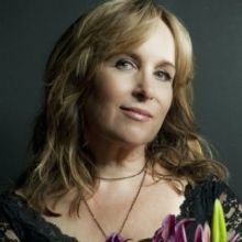 Gretchen Peters Shares 'Wish I Was'