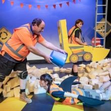BWW Review: THE LITTLE YELLOW DIGGER at Pumphouse, Takapuna, Auckland