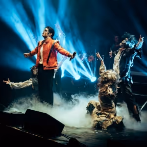 Review: MAN IN THE MIRROR, Golders Green Hippodrome