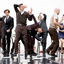 Review: GANDINI JUGGLING'S SMASHED, Peacock Theatre