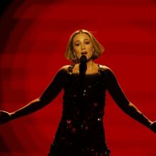 TV: Rigoberta Bandini emociona en los Goya con un homenaje a Massiel