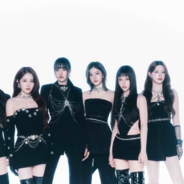 K-Pop Group STAYC Launches 2025 'STAY TUNED' World Tour Photo