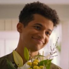 VIDEO: Jordan Fisher Stars in HELLO, GOODBYE & EVERYTHING IN BETWEEN Netflix Film Tra