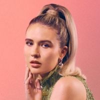Mimi Webb Releases Debut Album 'Amelia'