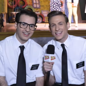 Interviews: El director y protagonistas de THE BOOK OF MORMON nos hablan de esta…
