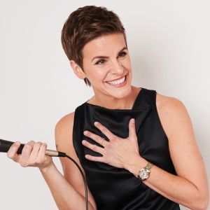 Broadway's Jenn Colella Performs Live With John McDaniel At Legacy Theatre On May 7