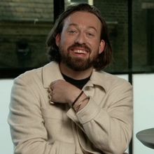 Video: How Simon Stone’s Theater Work Shaped His Approach to THE WOMAN IN CABIN 10