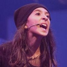 Atriz Paola Rabetti Relembra Sua Premiação Como Atriz Revelação No PROFESTEATRO 2