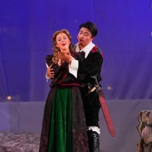 New York City Opera Performs ROMEO AND JULIET as Part of Bryant Park Picnic…