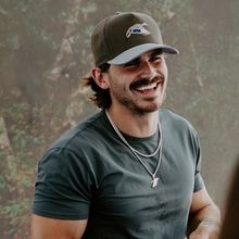 Tucker Wetmore Extends 'The Brunette World Tour' with New U.S. Dates