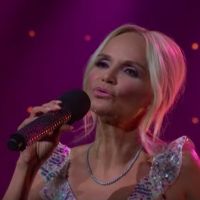 VIDEO: Kristin Chenoweth Sings 'Desperado' on the LATE LATE SHOW Video