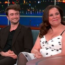 Video: Daniel Radcliffe Reveals His MERRILY WE ROLL ALONG Pre-Show Ritual With Jonath