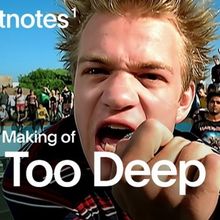 Deryck Whibley Revisits SUM 41's "In Too Deep" on Vevo Footnotes