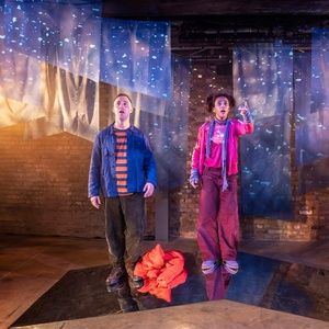 Review: THIS LITTLE EARTH, Arcola Theatre