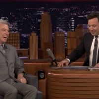 VIDEO: David Byrne Teaches Jimmy Fallon a Dance from AMERICAN UTOPIA on THE TONIGHT…