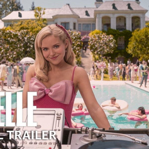 Video: Elle Woods Adjusts to Seattle Life in Trailer for LEGALLY BLONDE Prequel ELLE - Broadway Theater Video