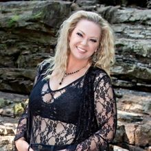Pamela Hopkins Wins Best Classic Country Performance At The HIMAwards