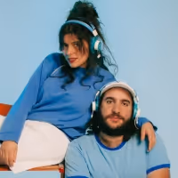Pearl & The Oysters Feat. LÆTITIA SADIER of Stereolab Release 'Read The Room'