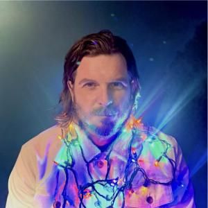 Dustin Kensrue Releases THAT SPIRIT OF CHRISTMAS Holiday Album