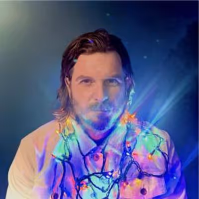 Dustin Kensrue Releases THAT SPIRIT OF CHRISTMAS Holiday Album
