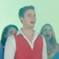 VIDEO: Peter Hollens Performs WICKED Medley With The Show's Touring Cast