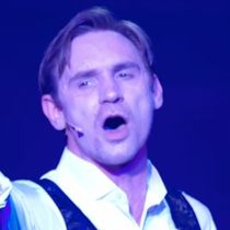 Video: JEKYLL & HYDE Star David Moreland Performs 'This Is The Moment'