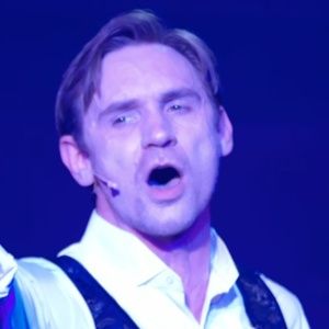 Video: JEKYLL & HYDE Star David Moreland Performs 'This Is The Moment'