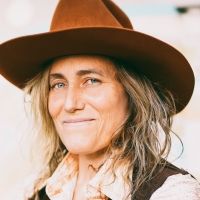 Melissa Carper Unveils New Single 'Ain't a Day Goes By'