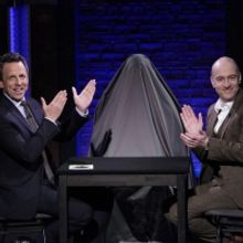 VIDEO: Derren Brown Reads Seth Meyers' Mind!